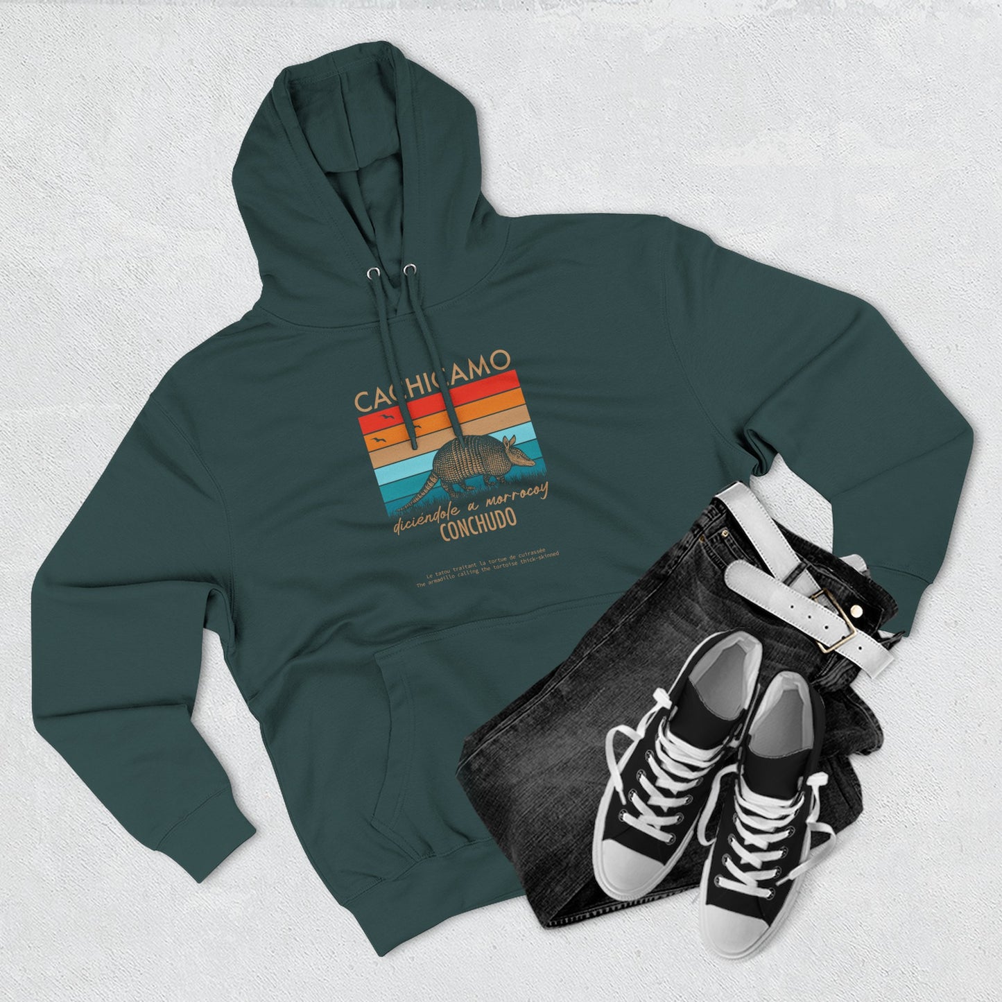 Hoodie “Cachicamo diciéndole a morrocoy conchuo” – Suéter Unisex de Fleece, Divertido y 100% Venezolano