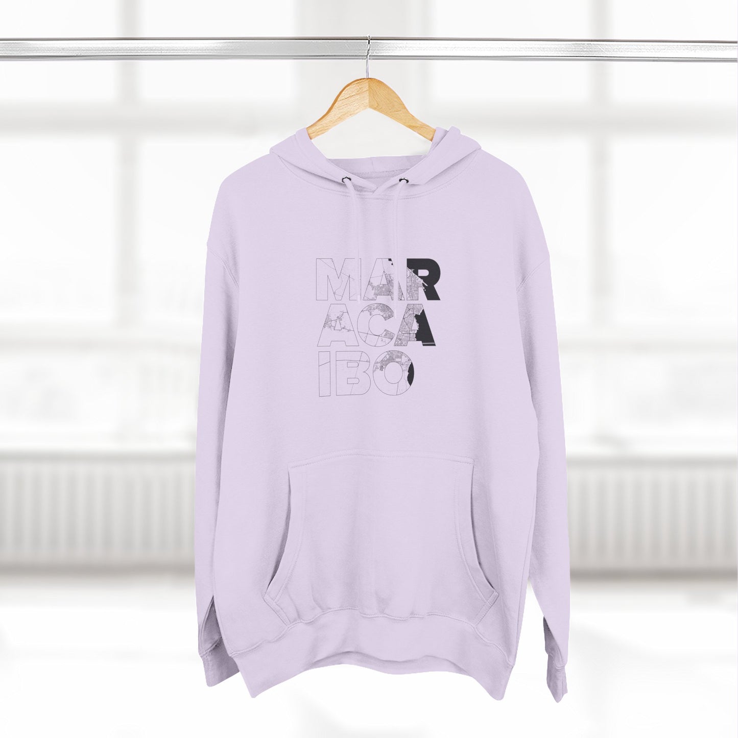 Hoodie Mapa Tipográfico “Maracaibo” – Suéter Unisex de Fleece, Cómodo, Cultural y con Orgullo Venezolano