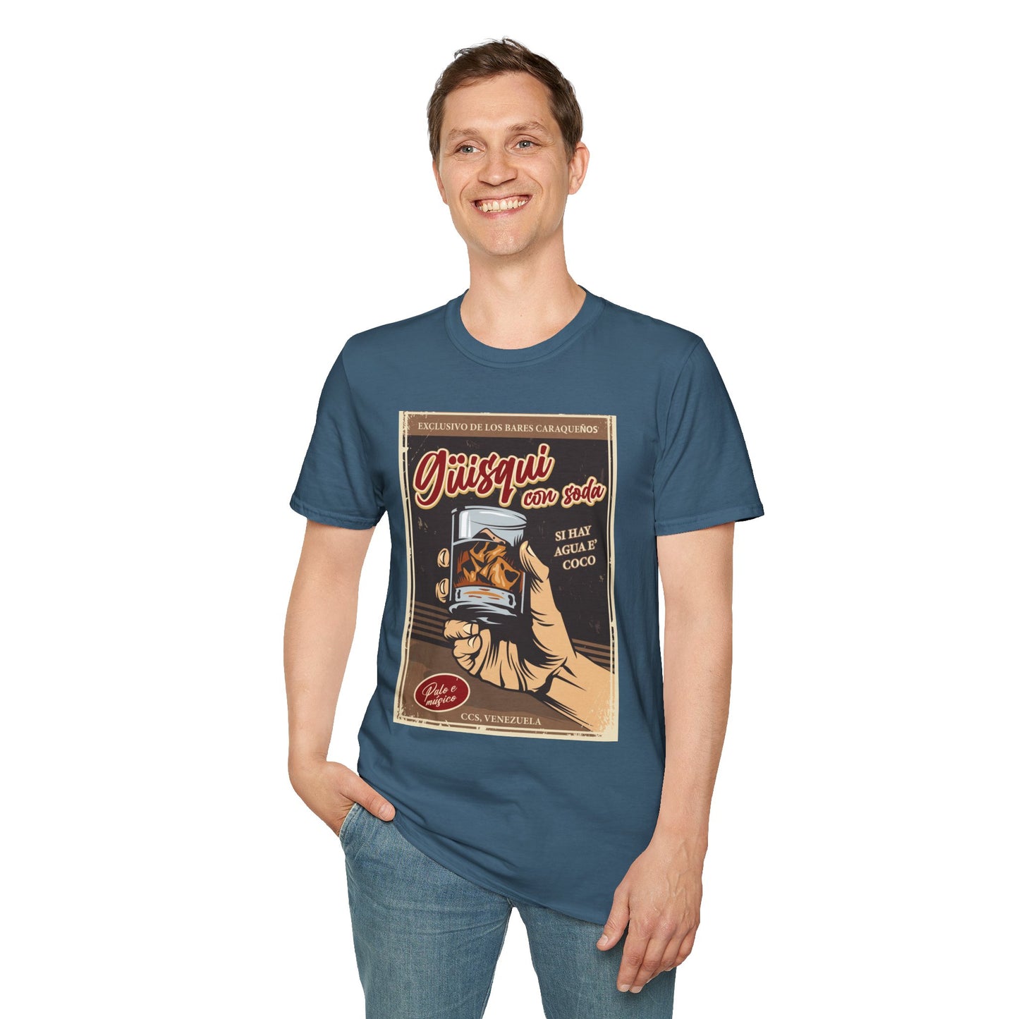 GÜISQUI CON SODA - Camiseta Vintage Unisex Softstyle – Un Clásico de los Bares Caraqueños