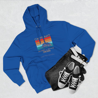 Hoodie “Cachicamo diciéndole a morrocoy conchuo” – Suéter Unisex de Fleece, Divertido y 100% Venezolano