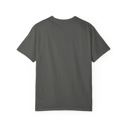 MÁS VUELTAS QUE A UN TROMPO - Camiseta Unisex Softstyle