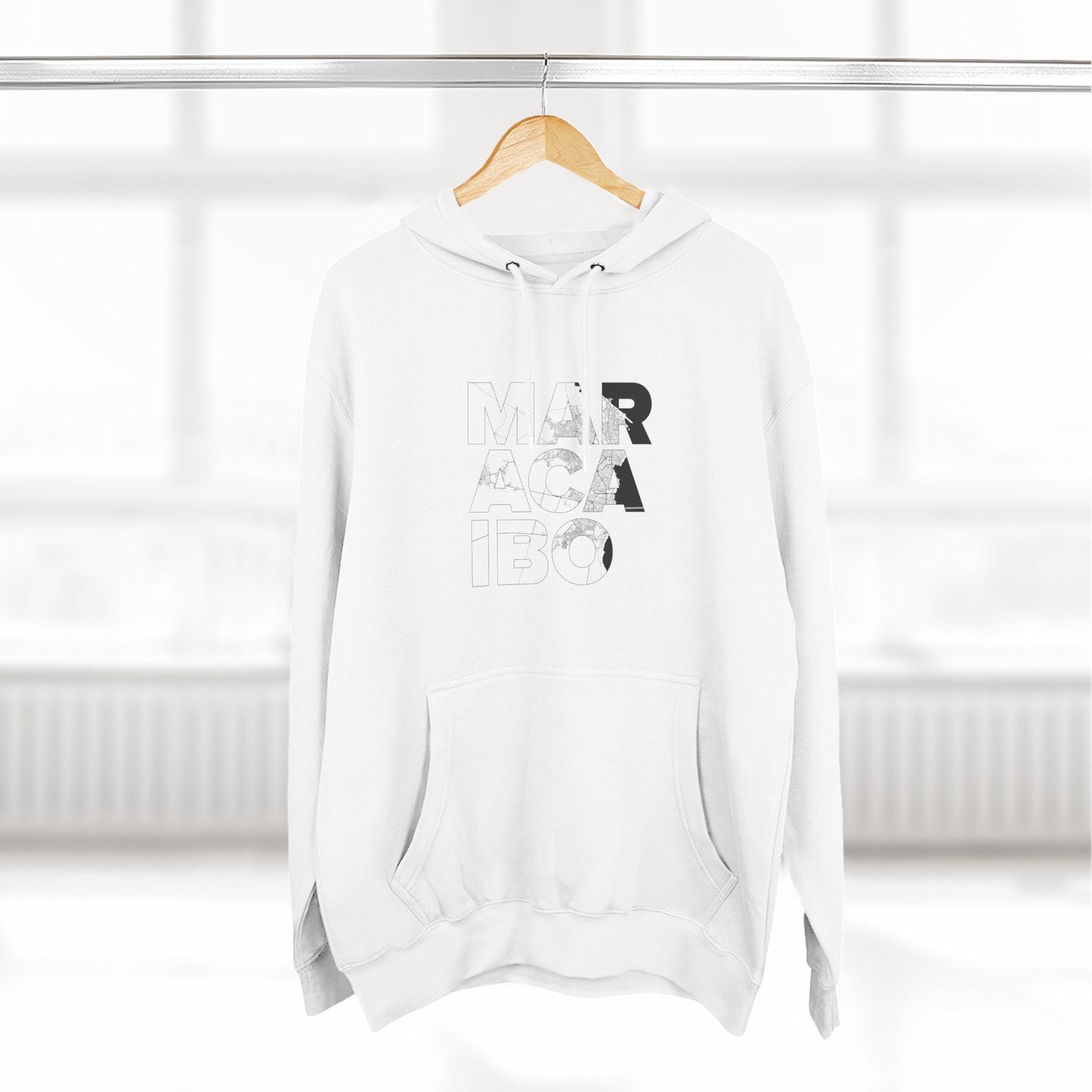 Hoodie Mapa Tipográfico “Maracaibo” – Suéter Unisex de Fleece, Cómodo, Cultural y con Orgullo Venezolano