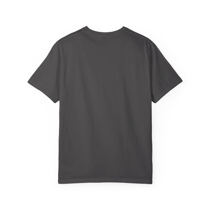 MÁS VUELTAS QUE A UN TROMPO - Camiseta Unisex Softstyle