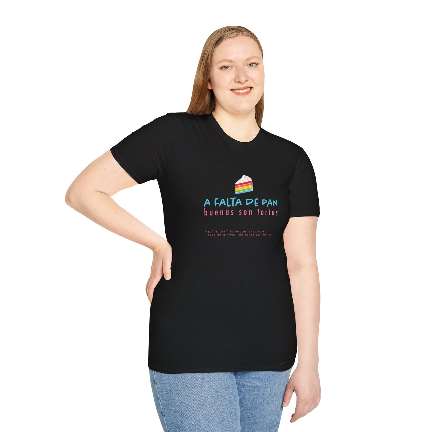 A FALTA DE PAN 🍞🎂 - Camiseta Unisex Softstyle